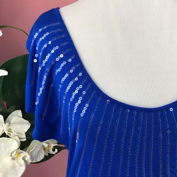 Daytrip Buckle Cobalt Blue Sequined Scoop Neck Top - Picture 6 of 14